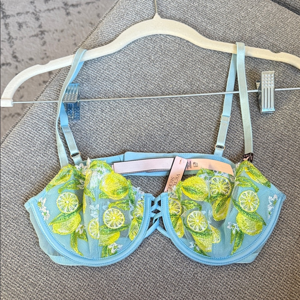 Victoria's Secret Blue and Yellow Lemon Print Bra